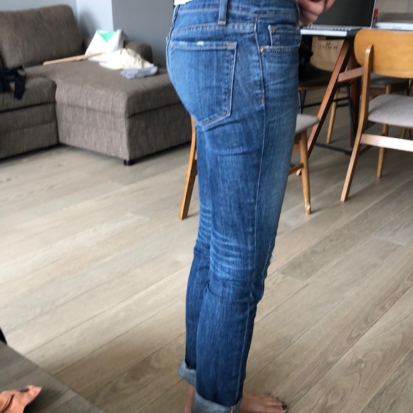 J Brand Blue Jeans with Distress in the front - Picture 2 of 3